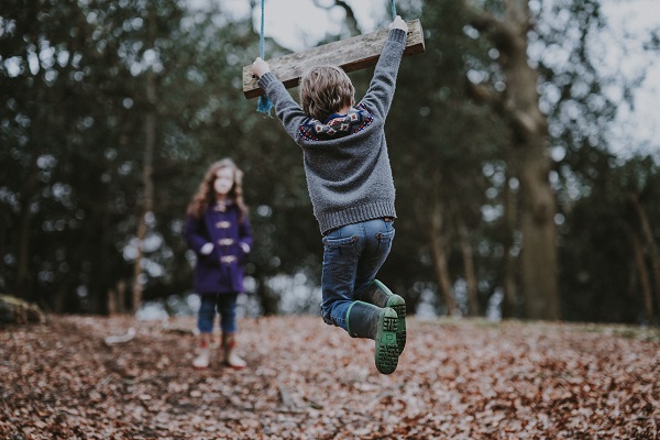 Kids im Wald